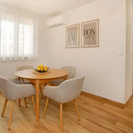 Two Bedroom Cozy Vimalu