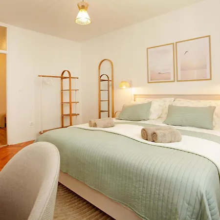 Two Bedroom Cozy Vimalu *