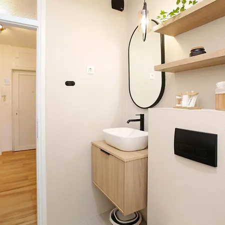 Two Bedroom Cozy Vimalu