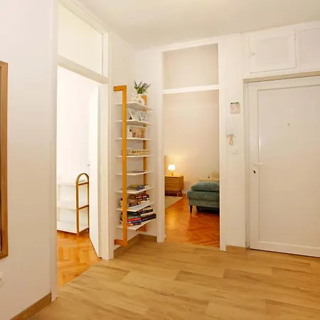 Apartment Two Bedroom Cozy Vimalu